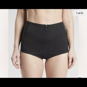 Athleta offshore Paddle Short Black size Medium NWT